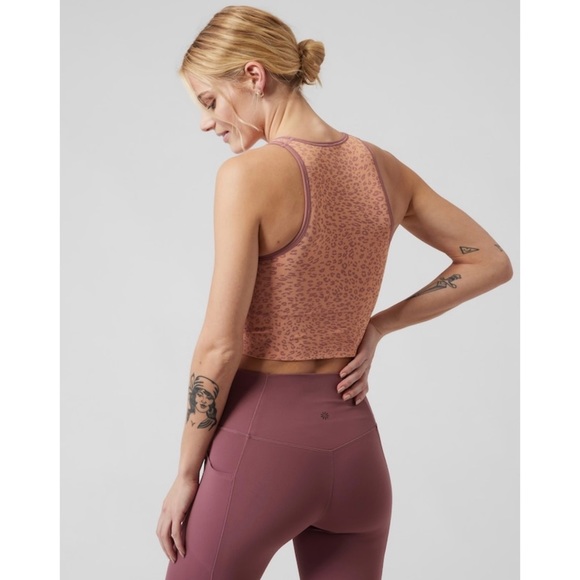NWT! Athleta Aurora Seamless Crop Rib Tank - Size XS - Picture 4 of 8